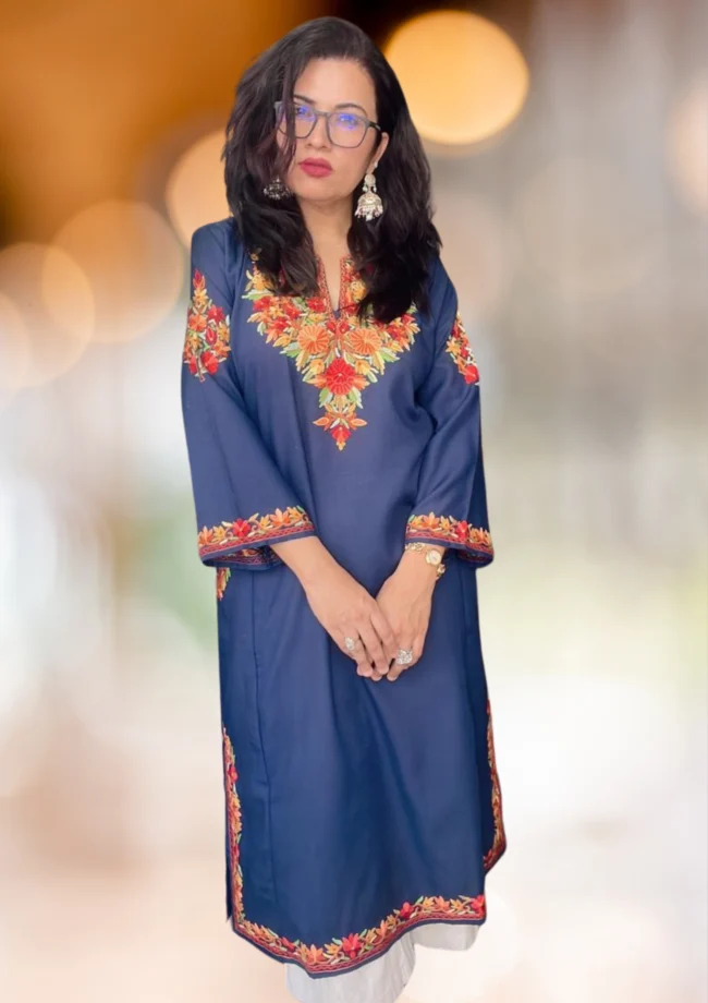 Handcrafted Luxury: Kashmiri Aari Embroidered Pheran - Image 2
