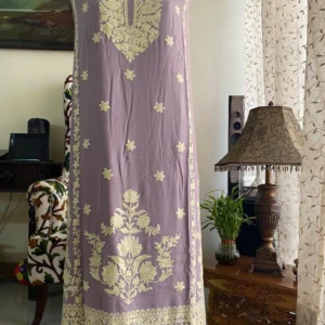 Exquisite Tvareetaz Designer Kashmiri Suit – A Masterpiece in Lavender & Ivory!
