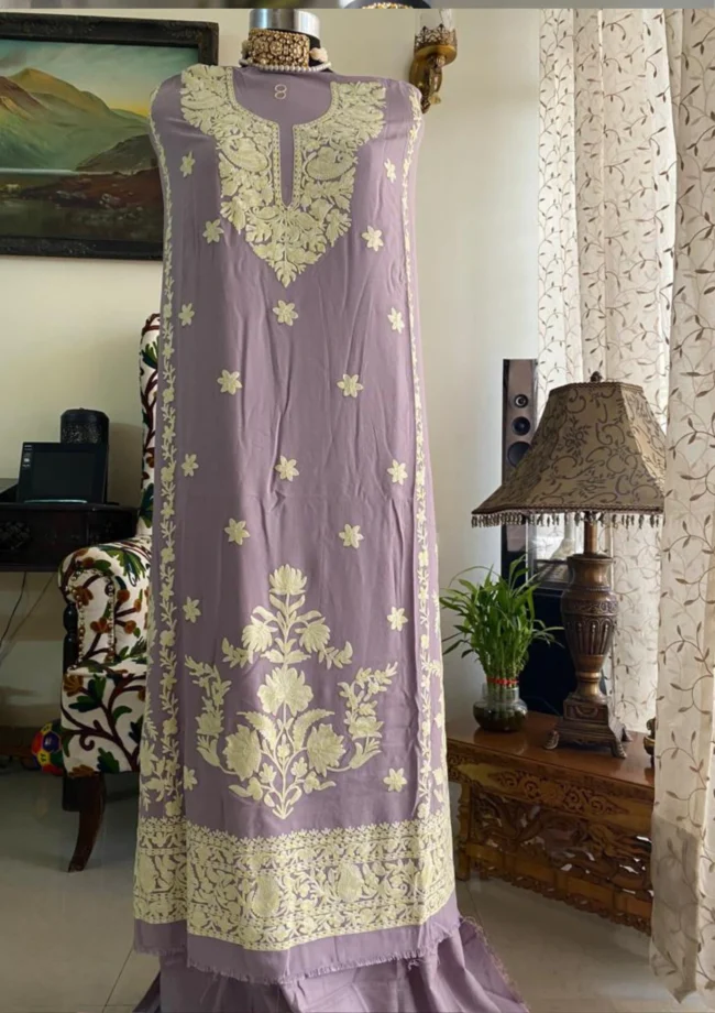 Exquisite Tvareetaz Designer Kashmiri Suit – A Masterpiece in Lavender & Ivory!