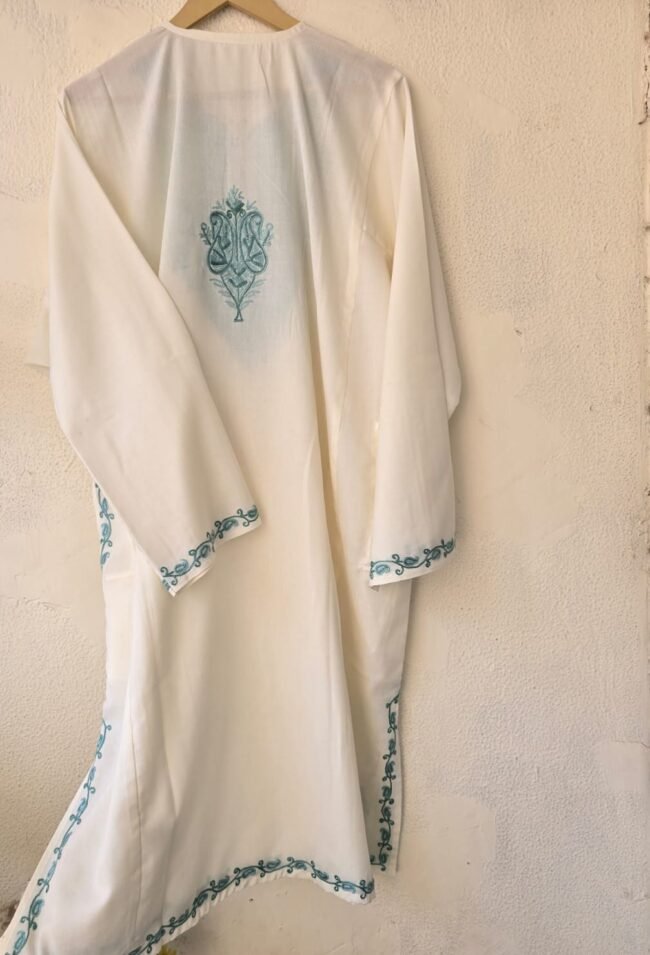 Handcrafted Luxury: Kashmiri Aari Embroidered Pheran - Image 4