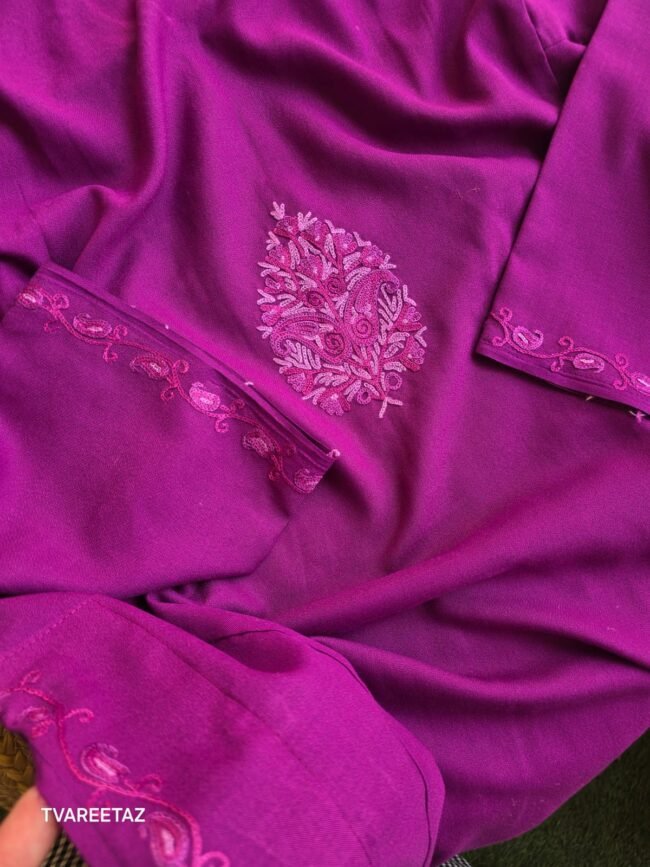 Handcrafted Luxury: Kashmiri Aari Embroidered Pheran - Image 4