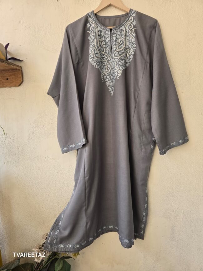 Handcrafted Luxury: Kashmiri Aari Embroidered Pheran - Image 4