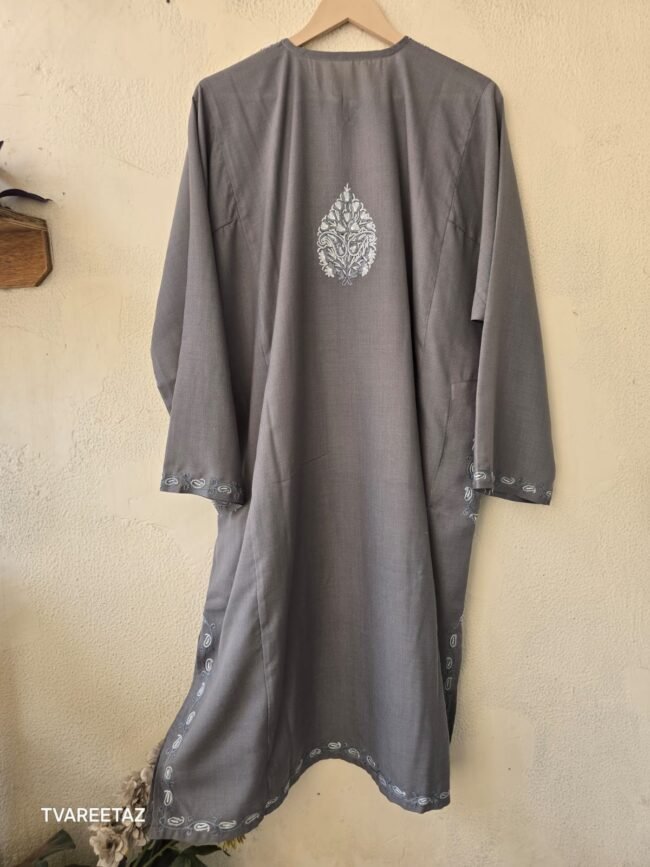 Handcrafted Luxury: Kashmiri Aari Embroidered Pheran - Image 2