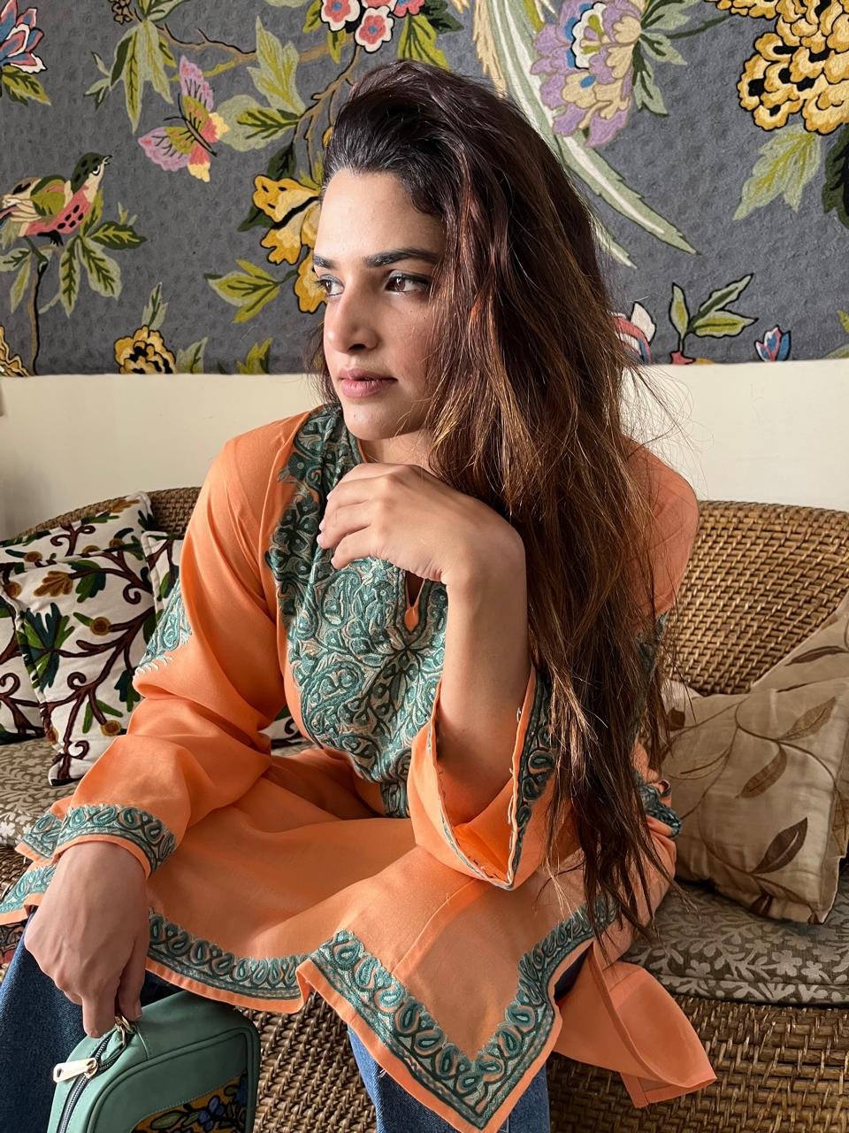 Handcrafted Luxury: Kashmiri Aari Embroidered Pheran - Image 3