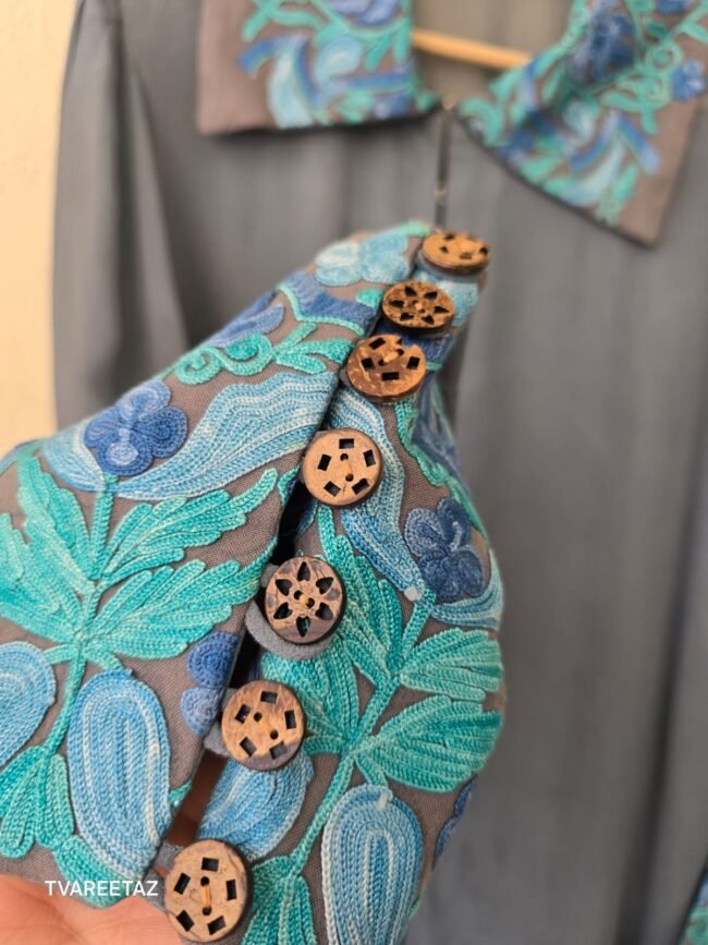 Exquisite Kashmiri Shrug with Traditional Aari Embroidery - Image 2