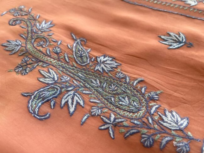 Exquisite Hand-Embroidered Papermeshie Saree by Ustaad - Image 4