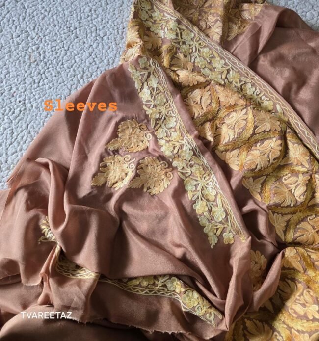 Exquisite Kashmiri Aari Embroidered Jamawar Saree - Image 7