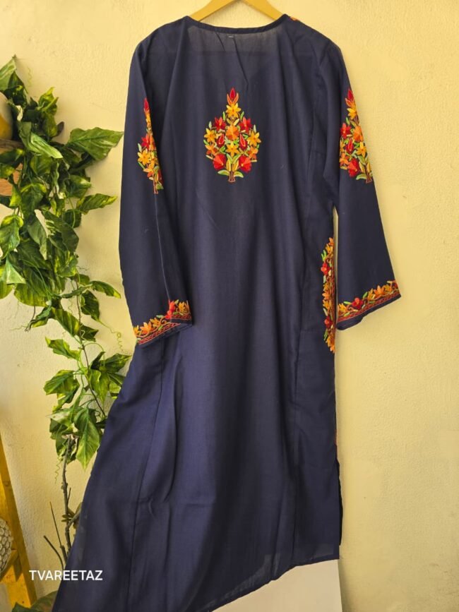 Handcrafted Luxury: Kashmiri Aari Embroidered Pheran - Image 6