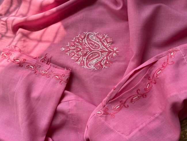 Handcrafted Luxury: Kashmiri Aari Embroidered Pheran - Image 7