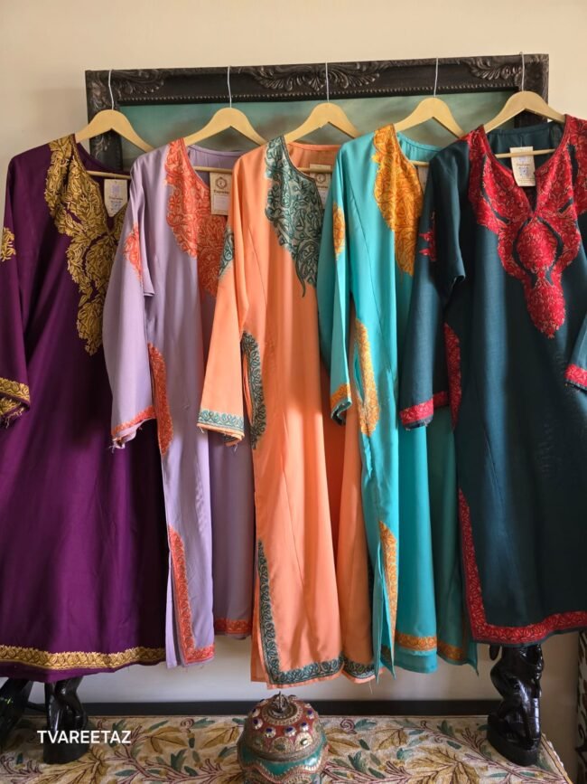 Handcrafted Luxury: Kashmiri Aari Embroidered Pheran - Image 3
