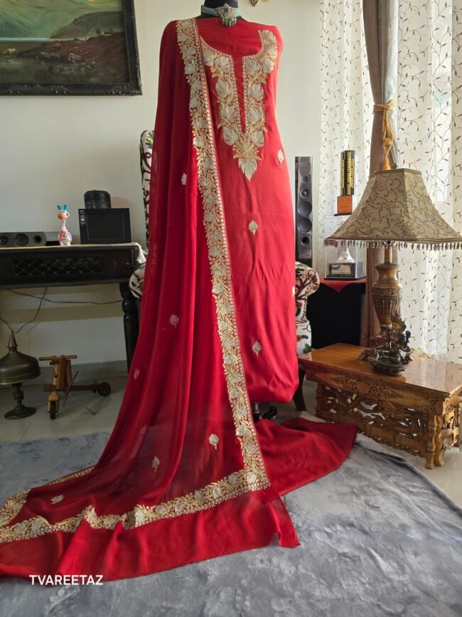 Exquisite Kashmiri Party Suit: Dual Tilla Embroidery - Image 3