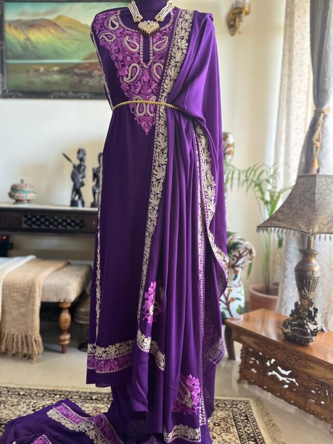 Kashmiri Luxurious Designer suit - Image 5