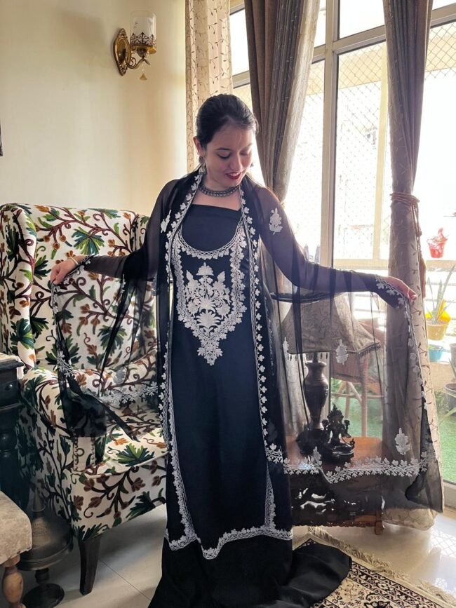 Muslin silk suit Exquisite Kashmiri Aari Embroidery with Tilla & Thread Work - Image 2