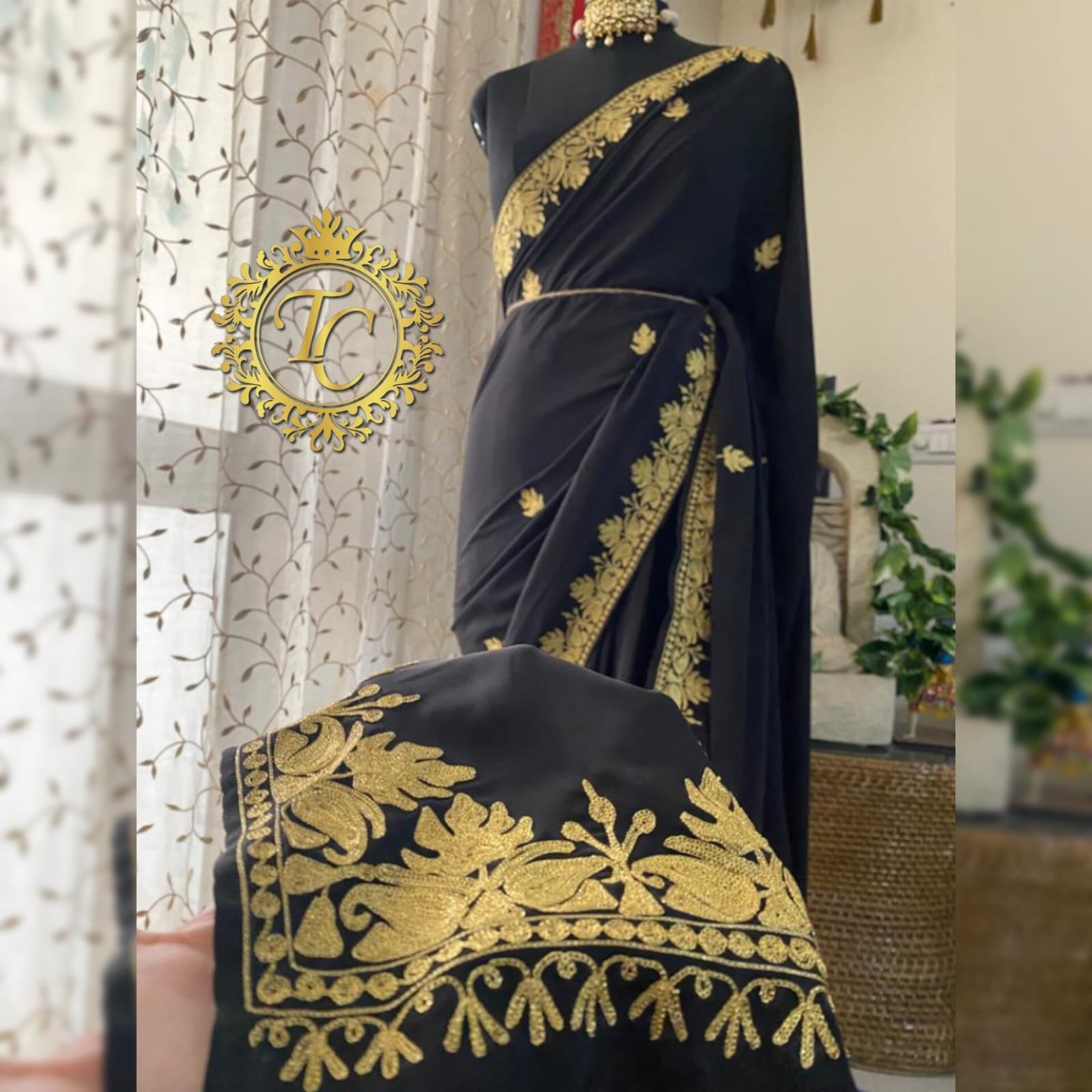 Tvareetaz Exclusive Kashmiri Saree - Image 3