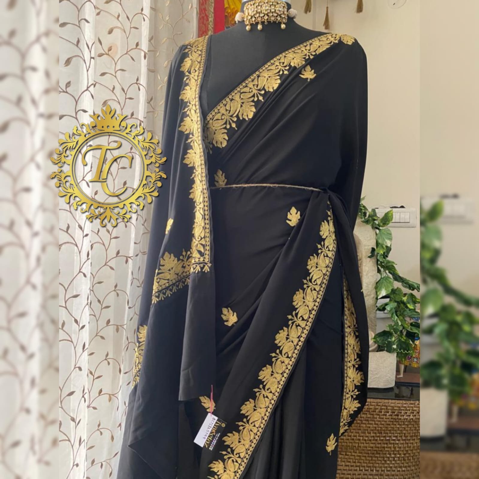 Tvareetaz Exclusive Kashmiri Saree - Image 4