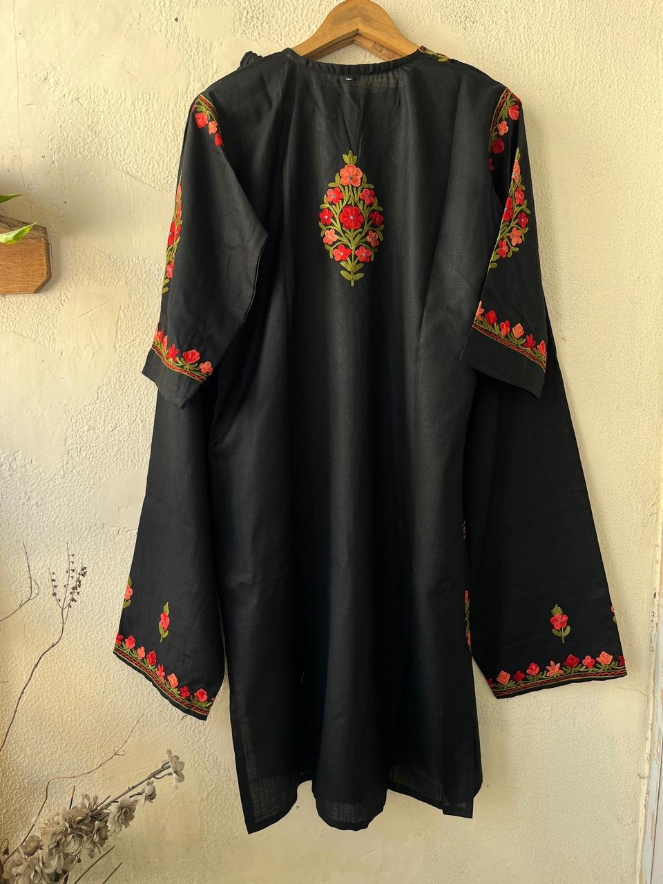 💎 A Story Woven in Soul: Your Kashmiri Aari Cordset Awaits! 💎 - Image 3