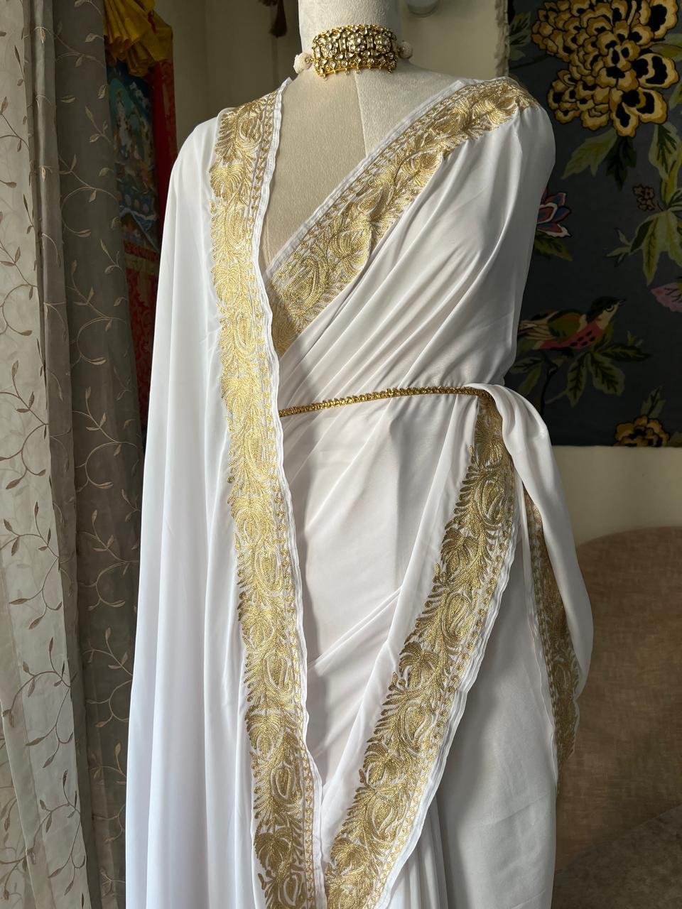 Crepe Saree adorned with intricate handcrafted Kashmiri Tilla embroidery - Image 4